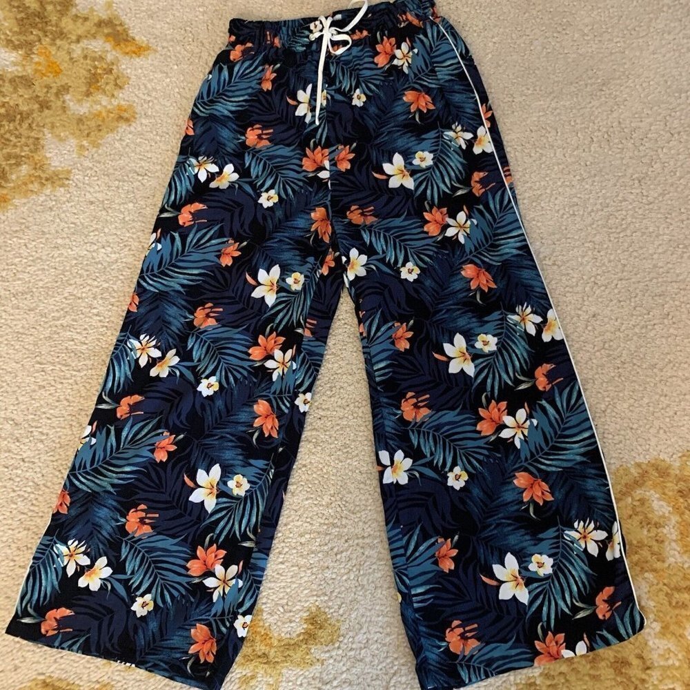 Forever 21. Sz Small. Aloha Pants. Elastic Waist w Tie. Pockets. Corded. B78